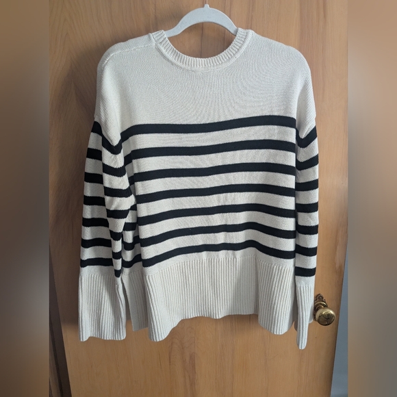 24/7 split hem sweater - Picture 4 of 5